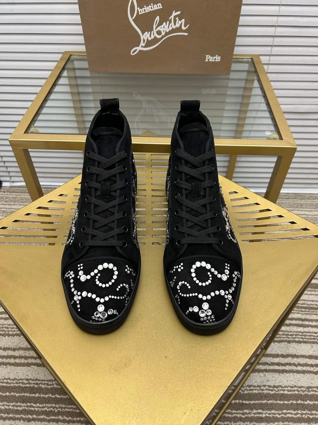 (Customized model) Ex-factory price is 580. christian louboutin (CL red sole shoes) counter series, casual sneakers for couples 📢 📢 📢 Exclusive hot style release 🎈🎈💪 Movable latex feet 👻 Finished outsole line [Proud] 😝Female 35-40# Male 38#-46, global supply😝 [Top version]: Original imported genuine leather upper, top original leather lining, original molded TPU outsole, original 1:1 detail processing, original shoe last,